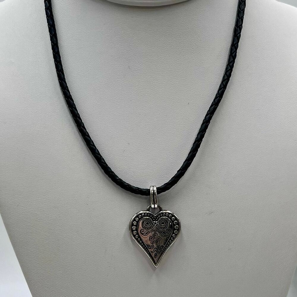 Brighton Womens Necklace Silver
Ophelia Heart‎ Pendant Black
Leather Braided